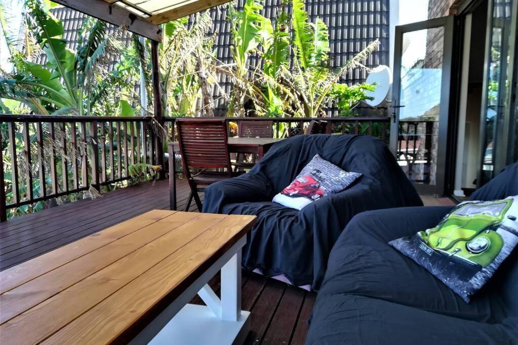 2 Bedroom Guest Suite At A-Frame Glengariff Beach Glen Eden Экстерьер фото